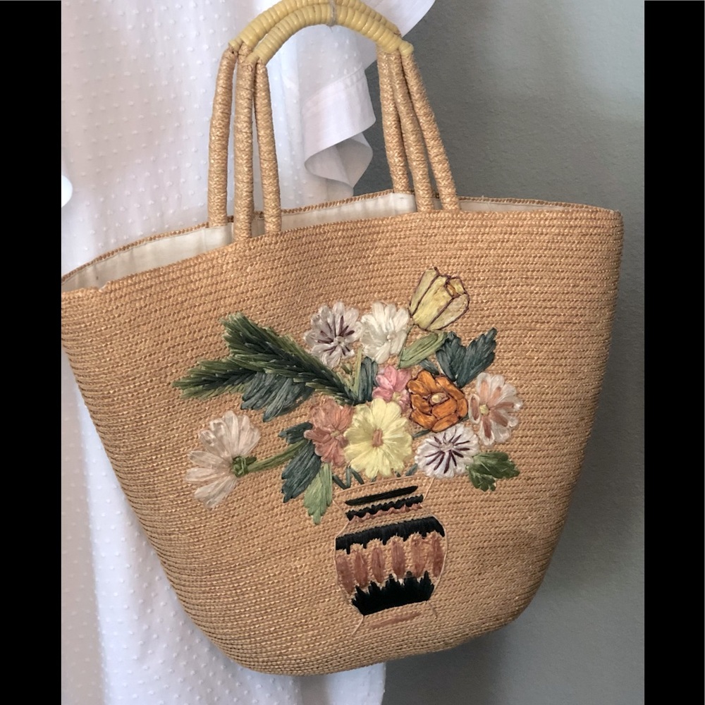 Vintage Straw Hand Made  Floral  Handle Bag